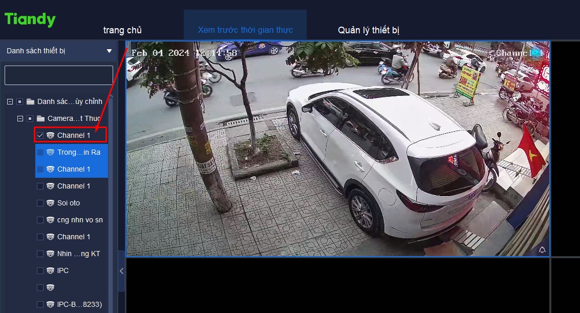 Click đúp vào camera hoặc tích chọn ô bên cạnh tên camera để xem