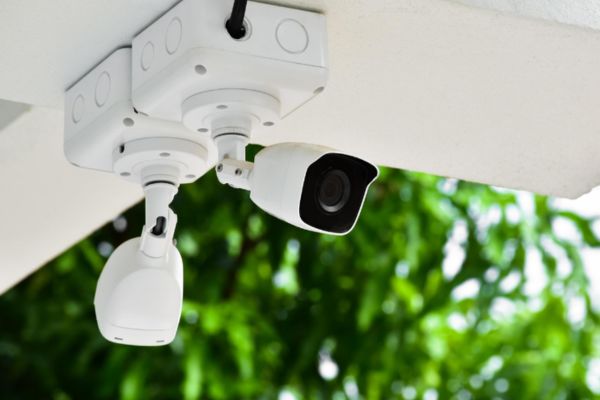 Hạn chế các tác nhân từ môi trường ảnh hưởng đến camera 