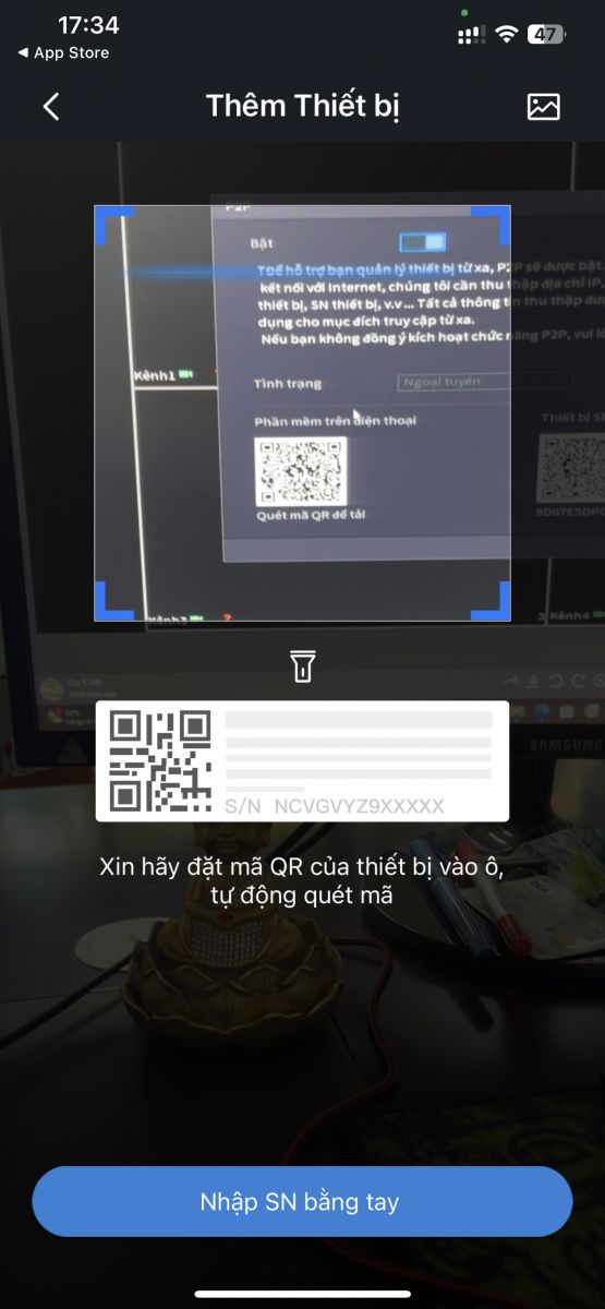 Hướng camera về phần QR có chứa mã SN của sản phẩm