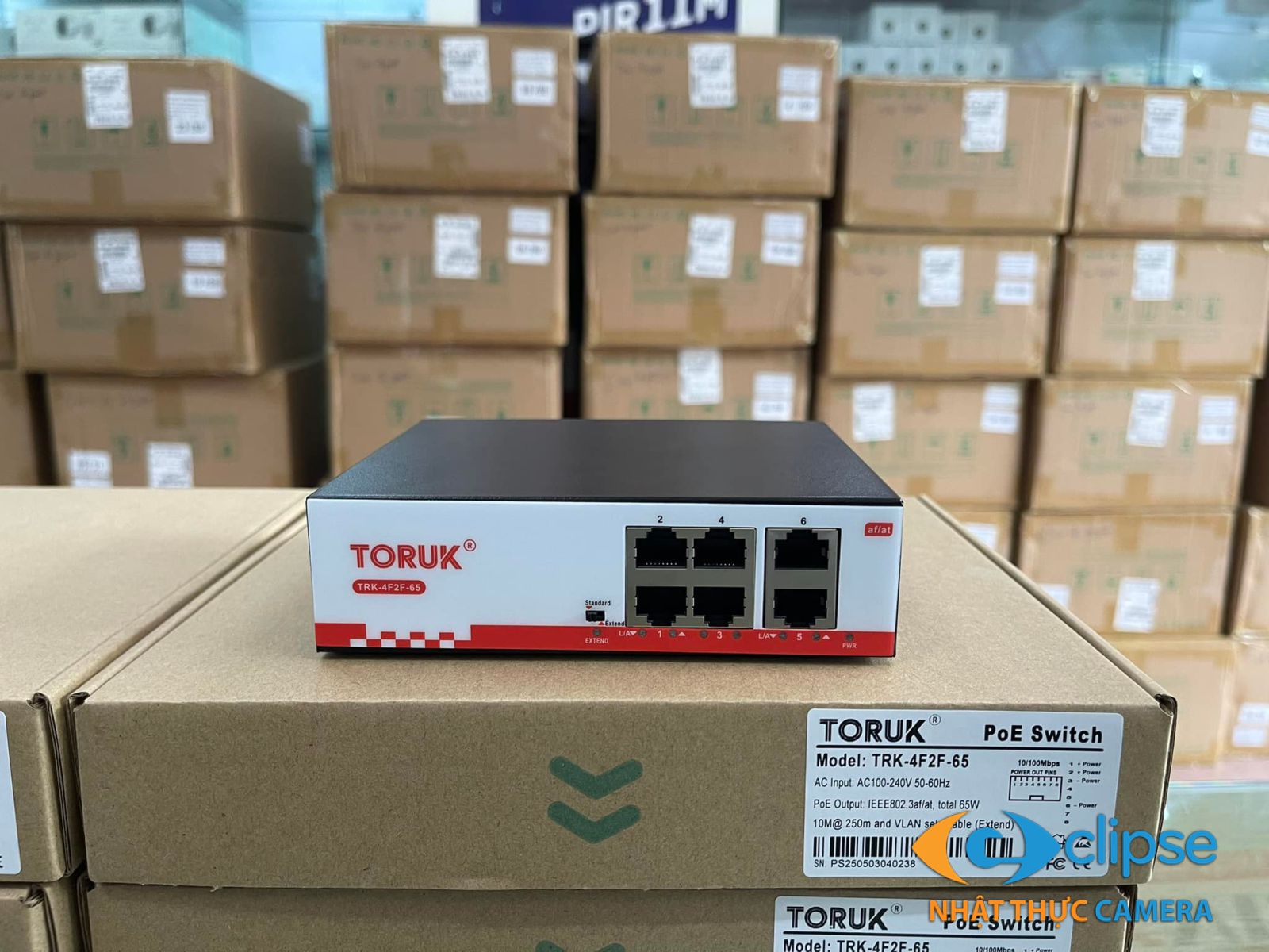 Switch POE 4 cổng TRK- 4F2F-65